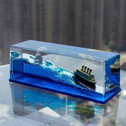 Titanic Unsinkable Fluid Drift Bottle – Acrylic Cruise Ship Decor with Iceberg Scene | Relaxing Liquid Motion Display for Car Dashboard & Home